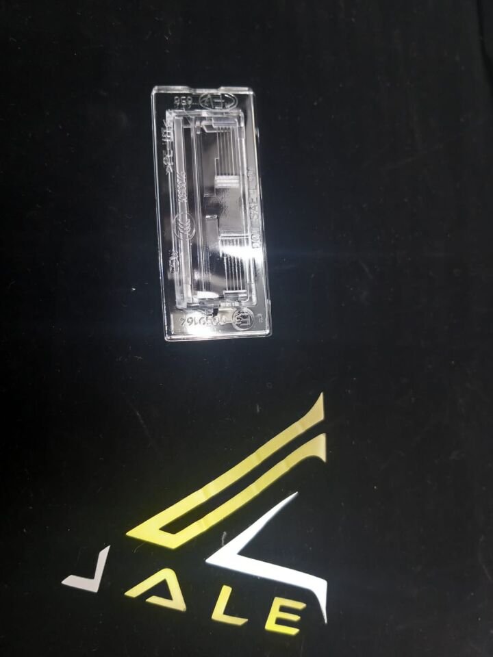 BMW X3 SERİSİ PLAKA AYDINLATMA CAMI X3.X5.>09/01 ORJİNAL