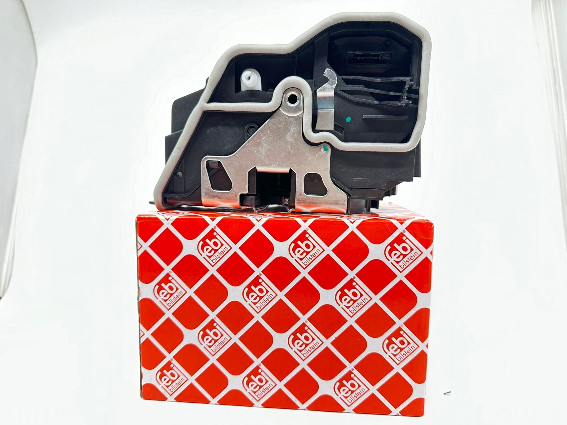 BMW 3-5 SERİSİ ÖN KAPI KİLİDİ ÖN ARKA - L - E90.E60.F30.F10 FEBİ