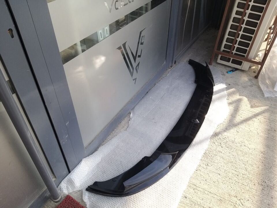 BMW 5 SERİSİ ÖN TAMPON SPOYLERİ - M - LİP - PARLAK SİYAH TEK PARÇA  - F10 YAN SANAYİ