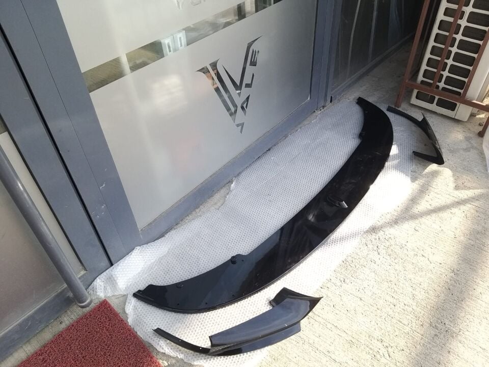 BMW 5 SERİSİ ÖN TAMPON SPOYLERİ - M - LİP - PARLAK SİYAH TEK PARÇA  - F10 YAN SANAYİ