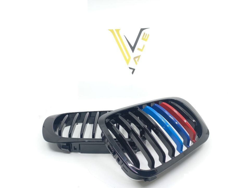 BMW 3 SERİSİ PANJUR SET - PARLAK SİYAH - TEKLİ M RENKLİ E46/2.03/03< YAN SANAYİ