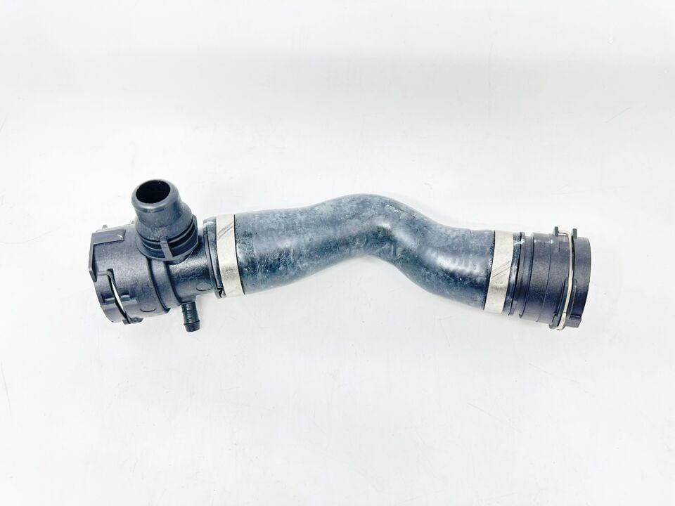 BMW 1-3 SERİSİ RADYATÖR ÜST HORTUMU E87.E90.E92 YAN SANAYİ