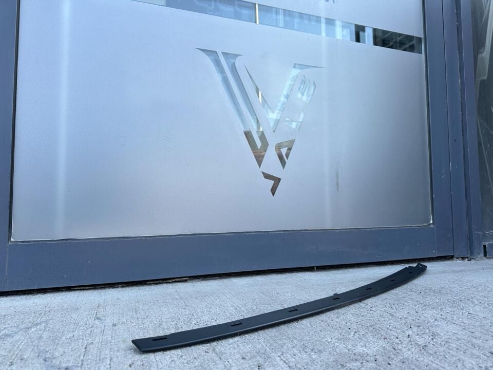 BMW 4 SERİSİ ÖN TAMPON ALT ORTA SPOYLERİ F32.F36 YAN SANAYİ