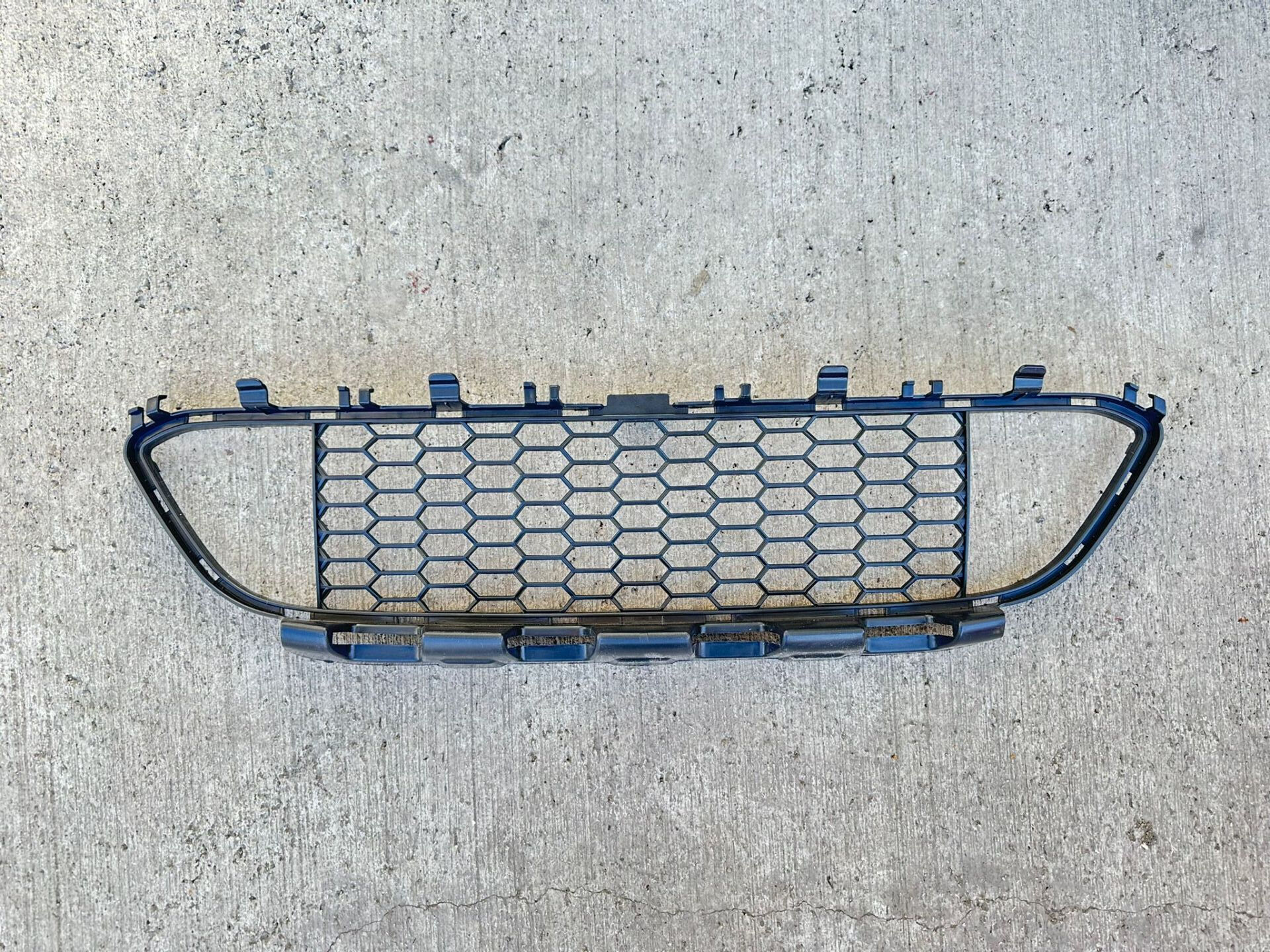 BMW 3 SERİSİ ÖN TAMPON ORTA IZGARASI - M - F30 YAN SANAYİ