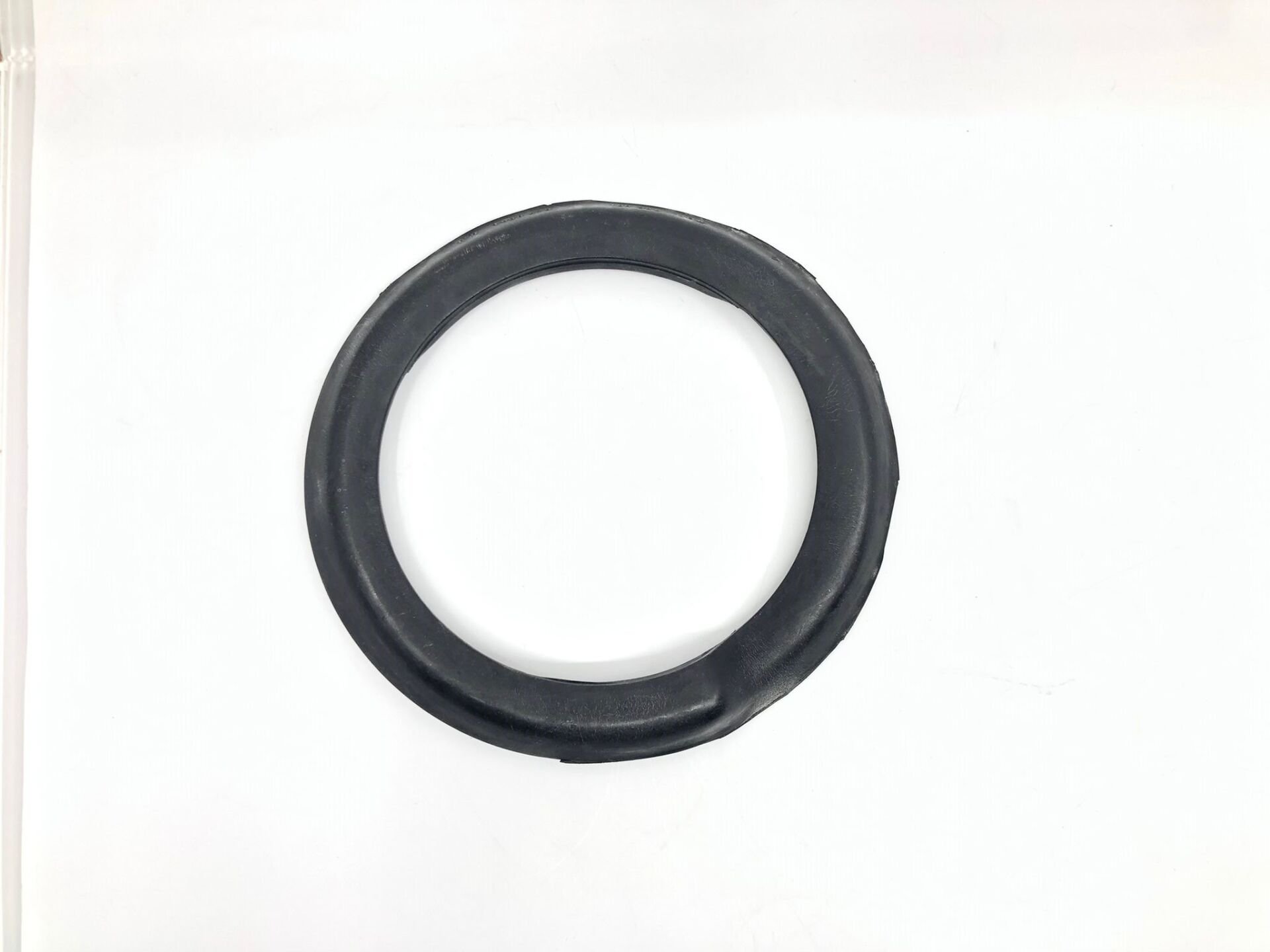 BMW 3 SERİSİ ÖN HELEZON ALT LASTİĞİ E36 ORİJİNAL