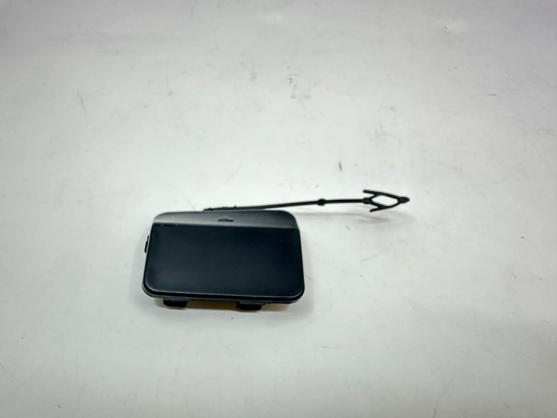 BMW X5 SERİSİ ARKA TAMPON ÇEKİ KAPAĞI - R - E70.LCI YAN SANAYİ