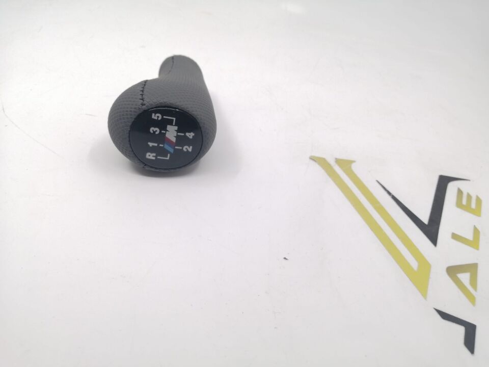 BMW 3-5 SERİSİ DÜZ VİTES TOPUZU - M - IŞIKSIZ - 5 İLERİ - GRİ E30.E36.E46.E34 YAN SANAYİ