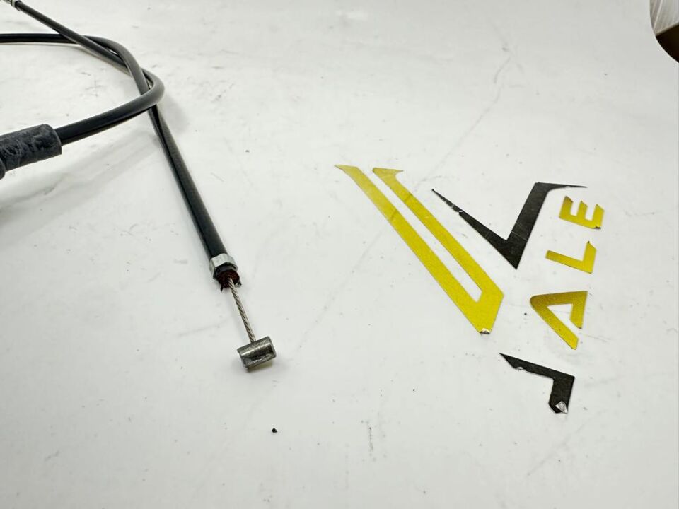 BMW 1-3 SERİSİ KAPUT ARKA AÇMA TELİ E87.E90 YAN SANAYİ