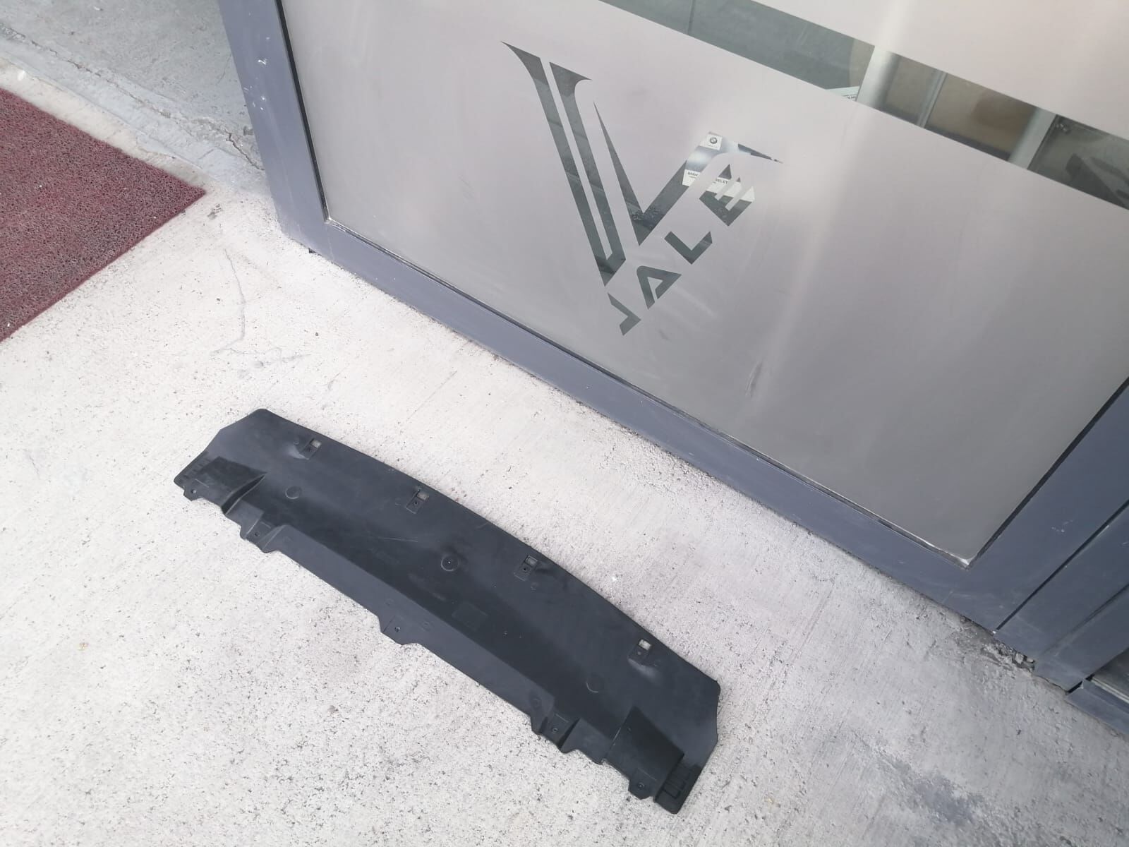 BMW 5 SERİSİ MOTOR ALT MUHAFAZA ÖN BAKALİTİ F10 YAN SANAYİ