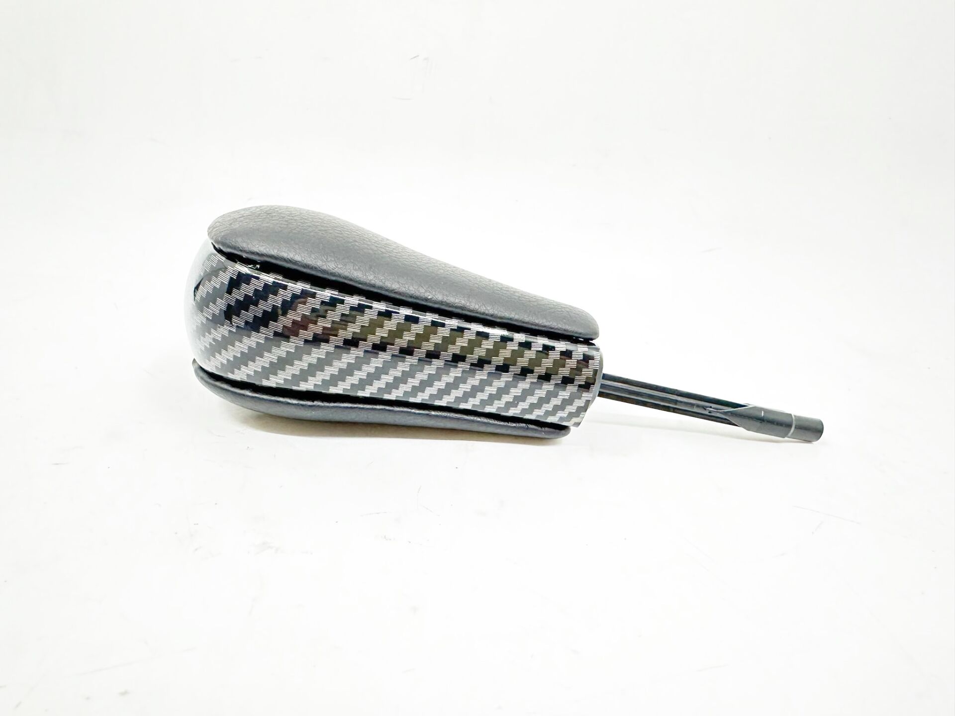 BMW 3-5 SERİSİ OTOMATİK VİTES TOPUZU DERİ  - KARBON - E46.E39.E53.E87.E60.X5 YAN SANAYİ