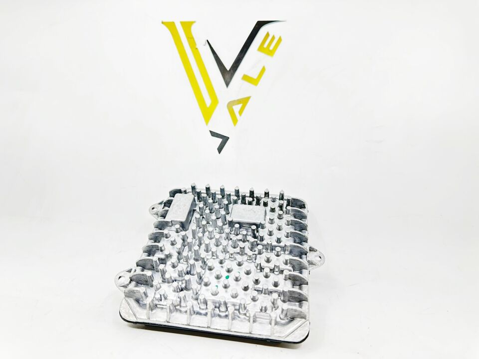 BMW X5 SERİSİ FAR KONTROL ÜNİTESİ F20.F30.F15 YAN SANAYİ