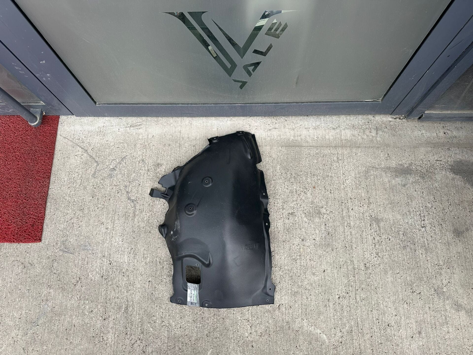 BMW 3 SERİSİ ÖN ÇAMURLUK UC DAVLUMBAZI - L - G20 YAN SANAYİ