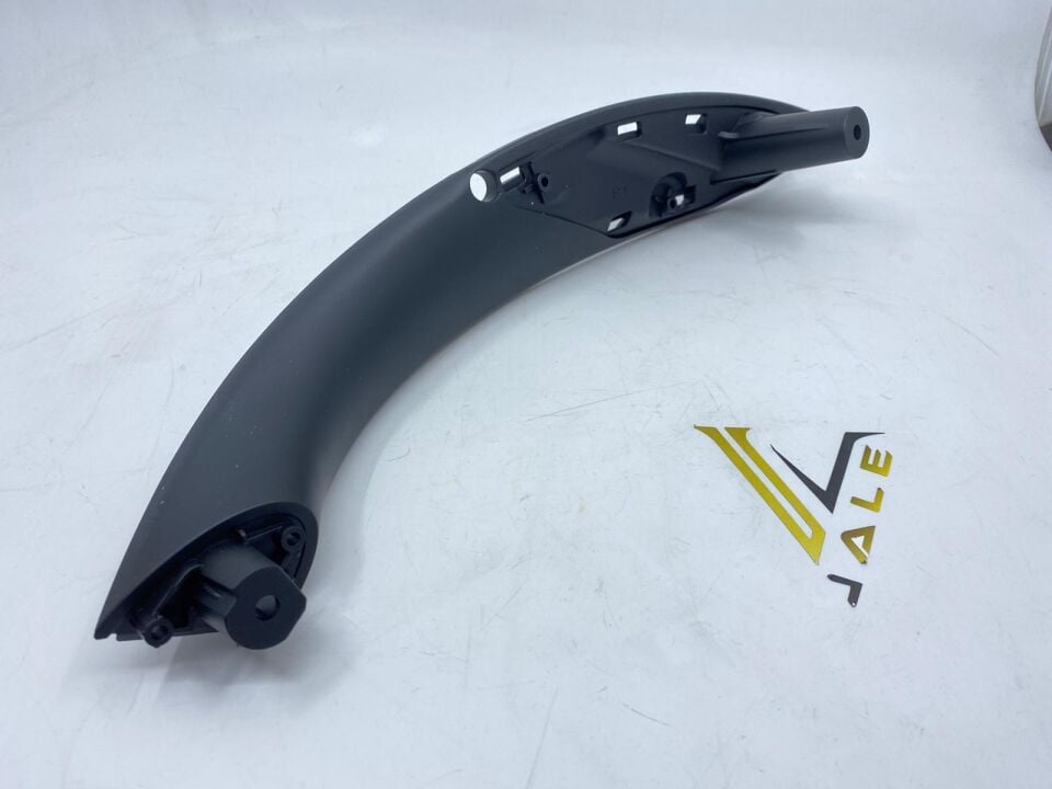 BMW 3 SERİSİ ÖN KAPI KOLU İÇ KOLU - R - SAĞ - SİYAH F30.F32.F33.F36 YAN SANAYİ