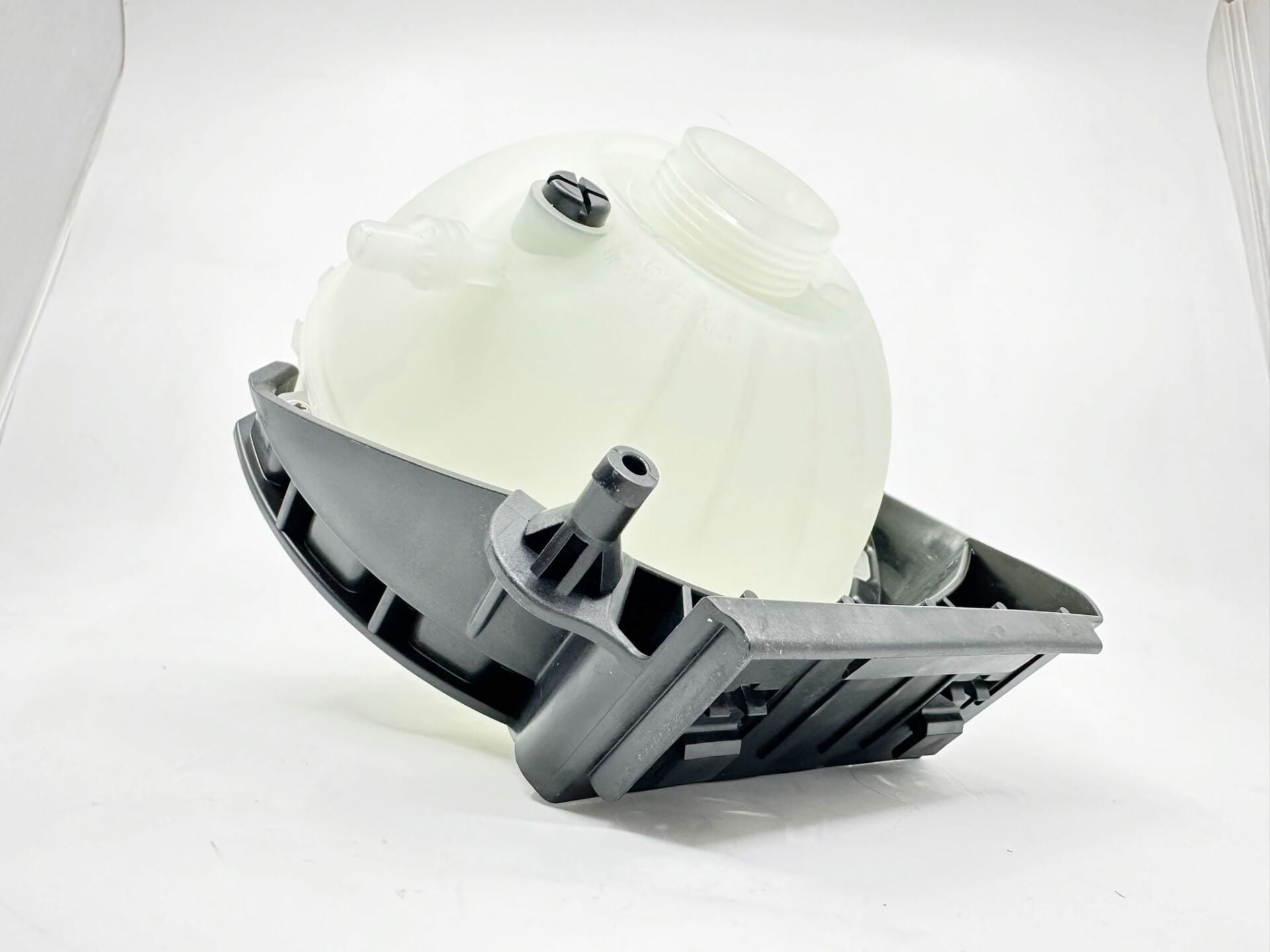 BMW 1-3 SERİSİ RADYATÖR YEDEK SU DEPOSU F20.F30.F32.F34.N13 FEBİ