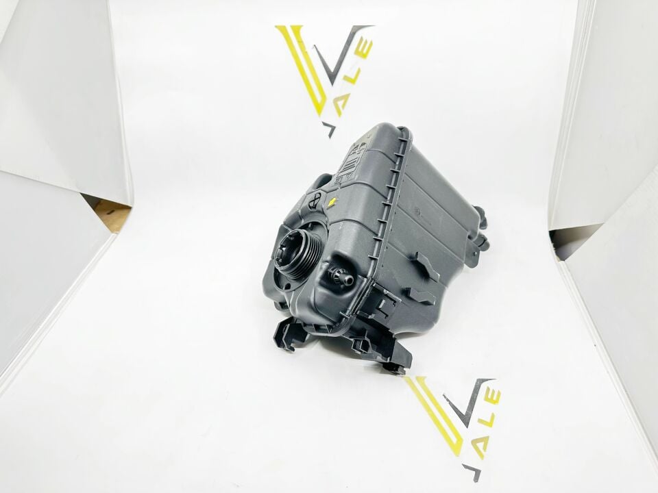 BMW 5 SERİSİ RADYATÖR SU BİDONU G30 YAN SANAYİ