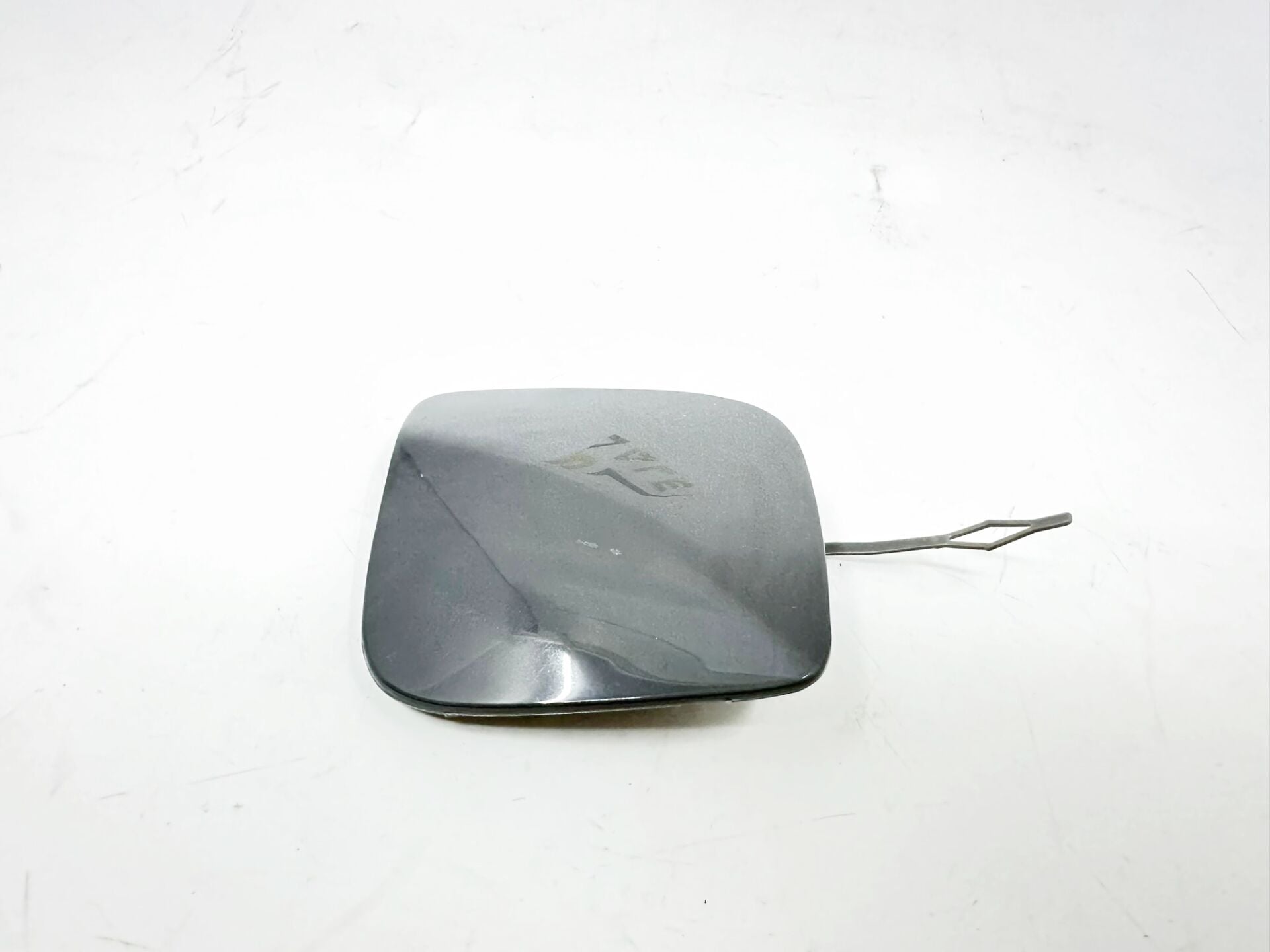 BMW 1 SERİSİ ÖN TAMPON ÇEKİ KAPAĞI F20 YAN SANAYİ