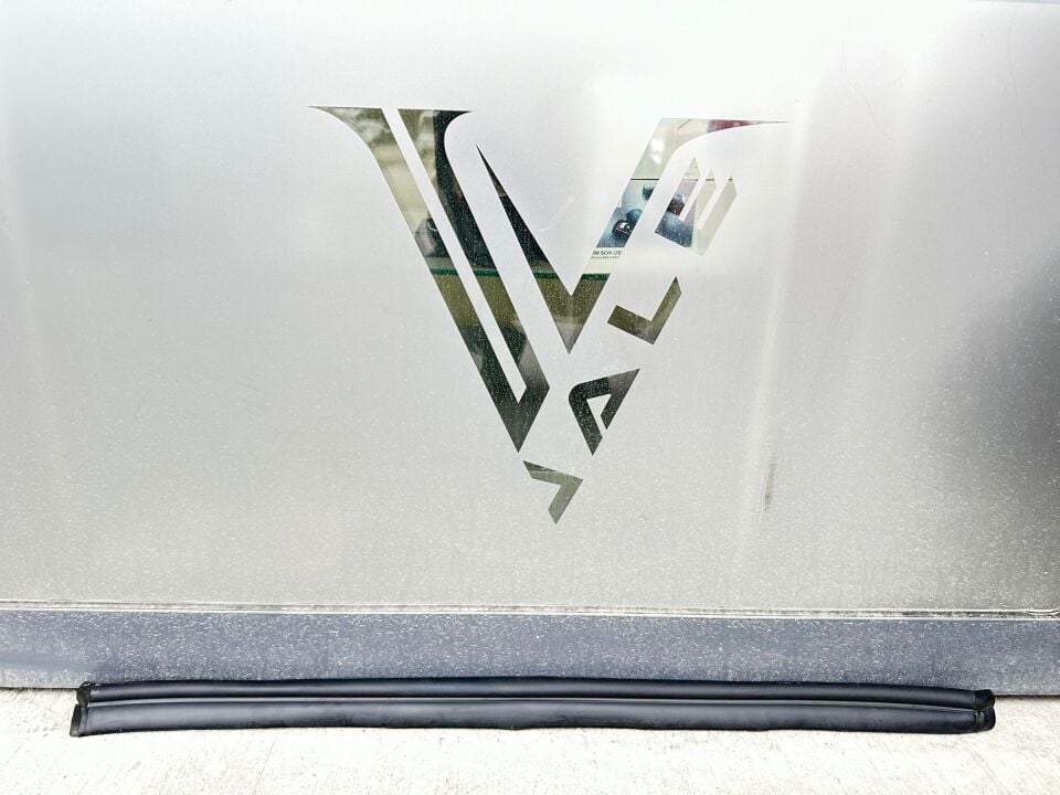 BMW 5 SERİSİ MOTOR KAPUT ÖN LASTİĞİ F10 YAN SANAYİ