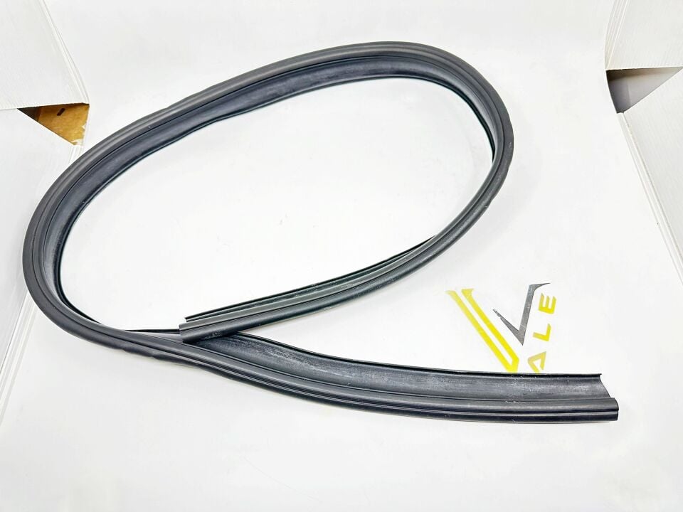 BMW 1 SERİSİ MOTOR KAPUT ÖN LASTİĞİ F20.F22.F23 YAN SANAYİ