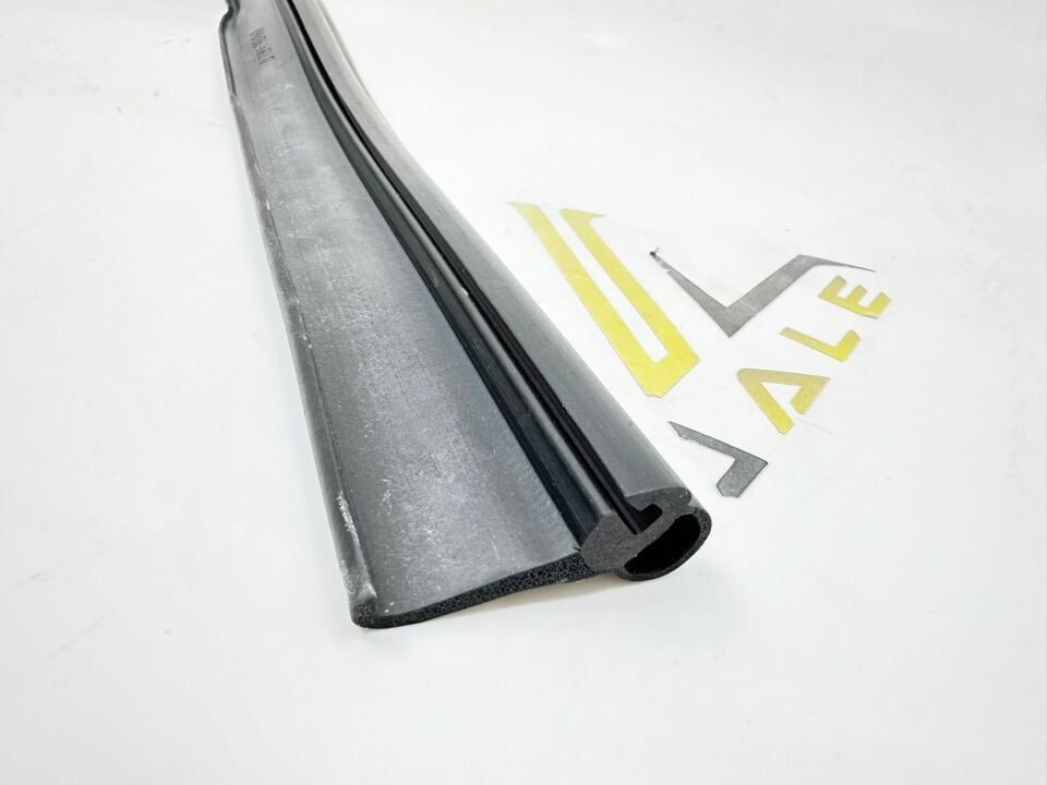 BMW 1 SERİSİ MOTOR KAPUT ÖN LASTİĞİ F20.F22.F23 YAN SANAYİ