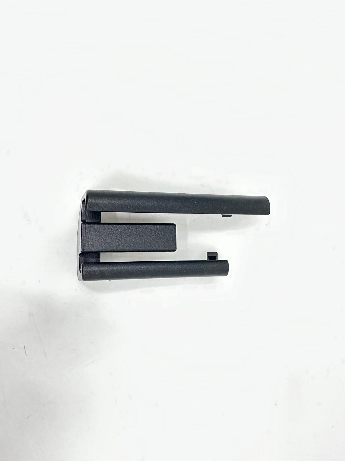 BMW 5 SERİSİ ÖN KOLTUK ALT ÖN KIZAK KAPLAMASI - R - SİYAH F10 YAN SANAYİ