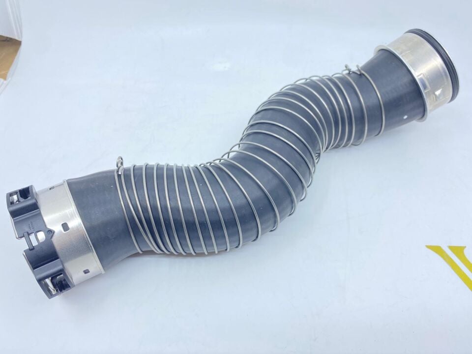 BMW 3 SERİSİ TURBO HORTUMU E90.E92.E93.LCI YAN SANAYİ