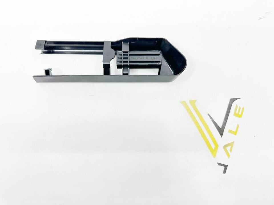 BMW 5 SERSİ ÖN KOLTUK ALT ARKA KIZAK KAPLAMASI - R - SİYAH F10 YAN SANAYİ