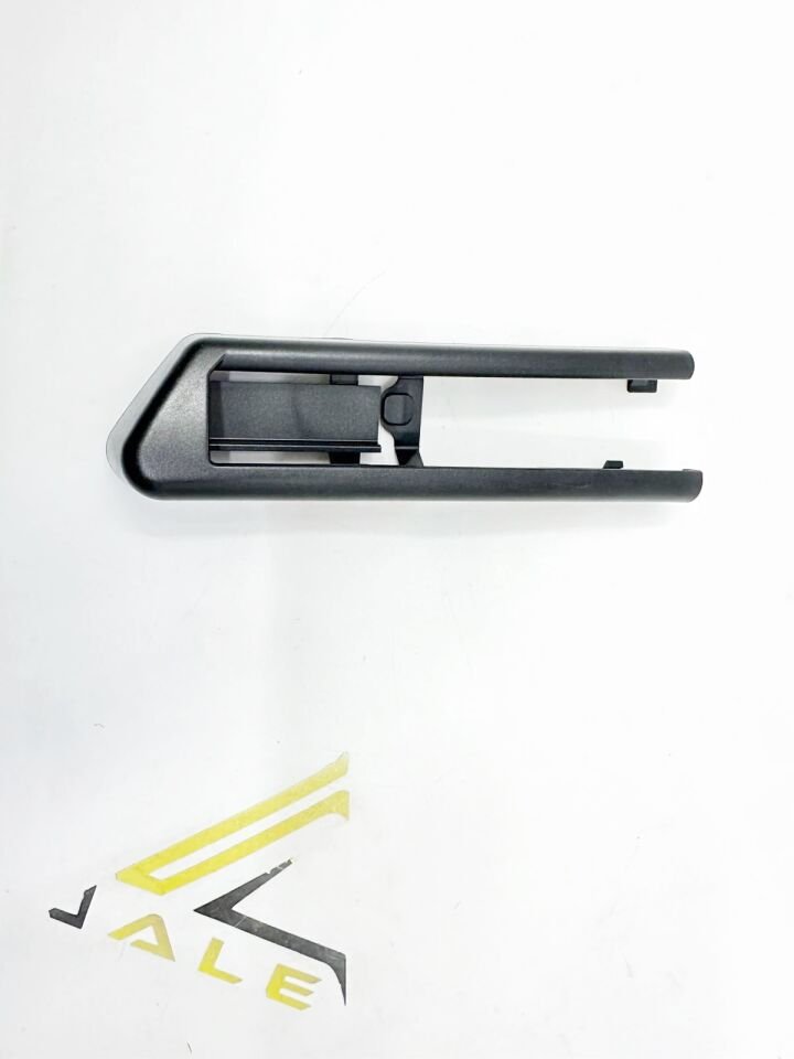 BMW 5 SERSİ ÖN KOLTUK ALT ARKA KIZAK KAPLAMASI - R - SİYAH F10 YAN SANAYİ