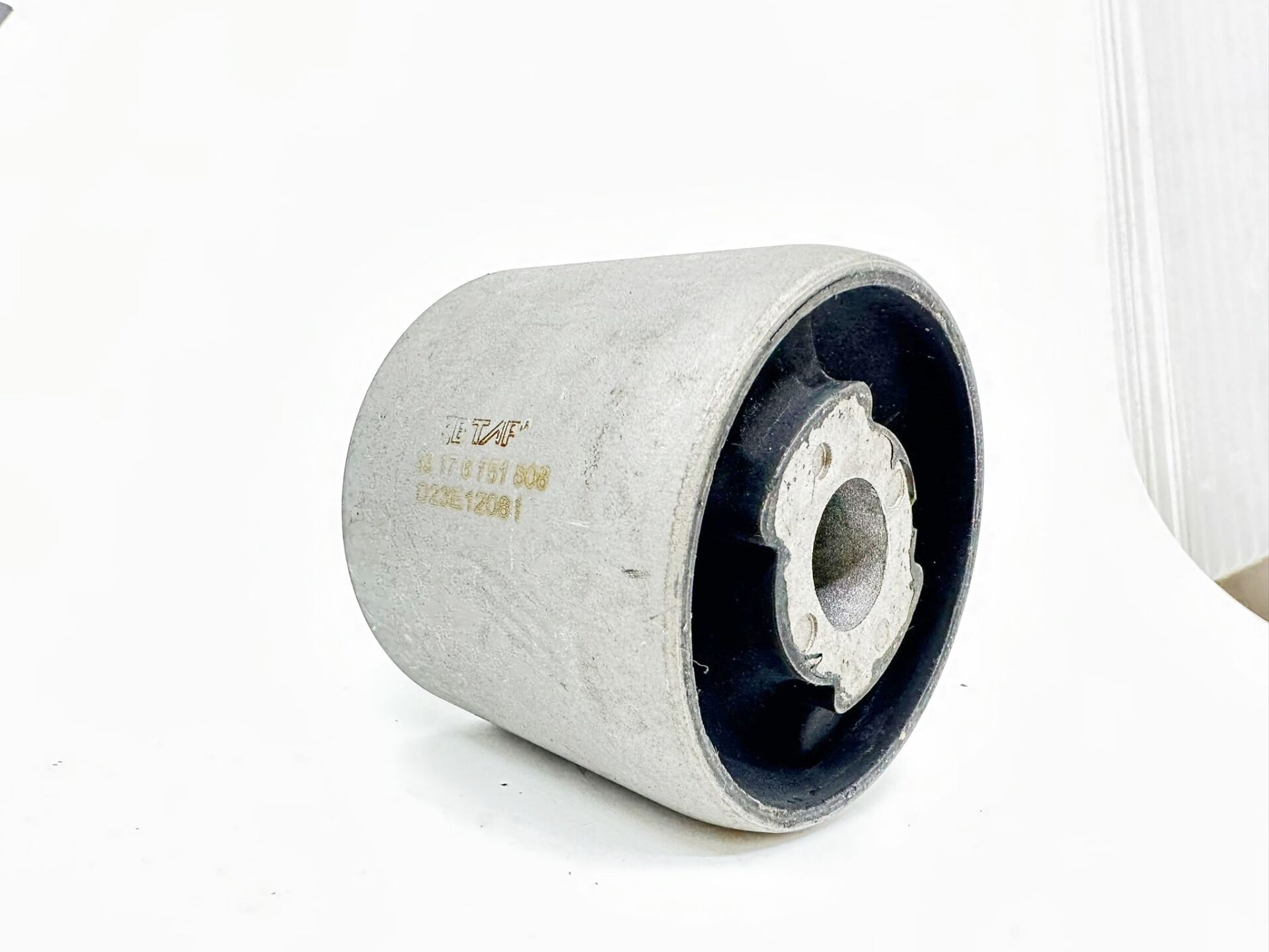 BMW 3 SERİSİ ARKA DİFRANSİYEL TAKOZU E46 YAN SANAYİ