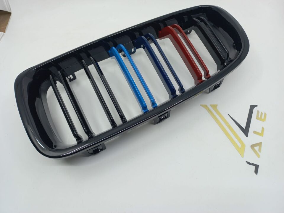 BMW 3 SERİSİ PANJUR TAKIM ÇİFTLİ - M - PARLAK SİYAH - TAKIM SET F30.M3 YAN SANAYİ