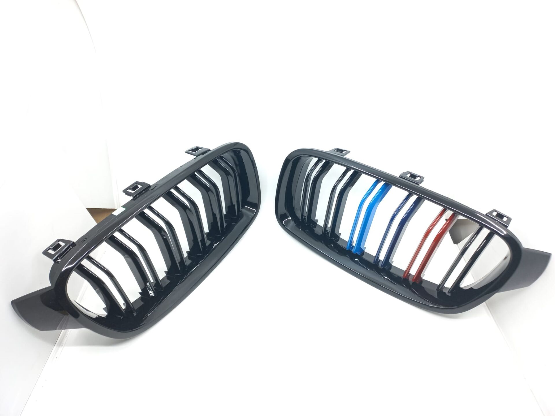 BMW 3 SERİSİ PANJUR TAKIM ÇİFTLİ - M - PARLAK SİYAH - TAKIM SET F30.M3 YAN SANAYİ