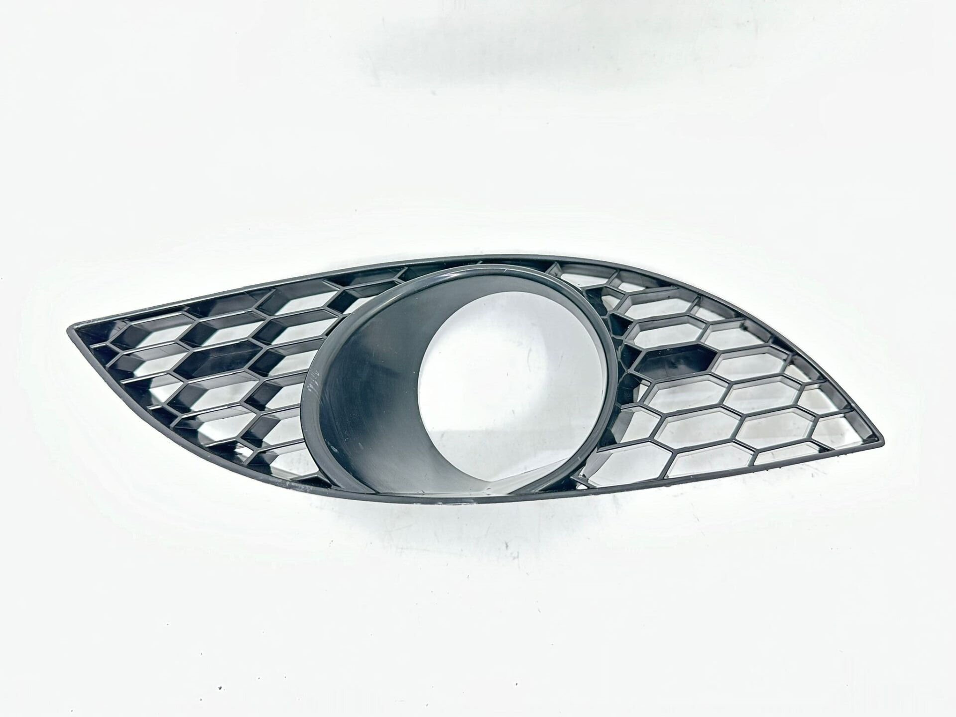 BMW 5 SERİSİ SİS FAR ÇERÇEVESİ IZGARASI - R - M5 - E60.M5 YAN SANAYİ