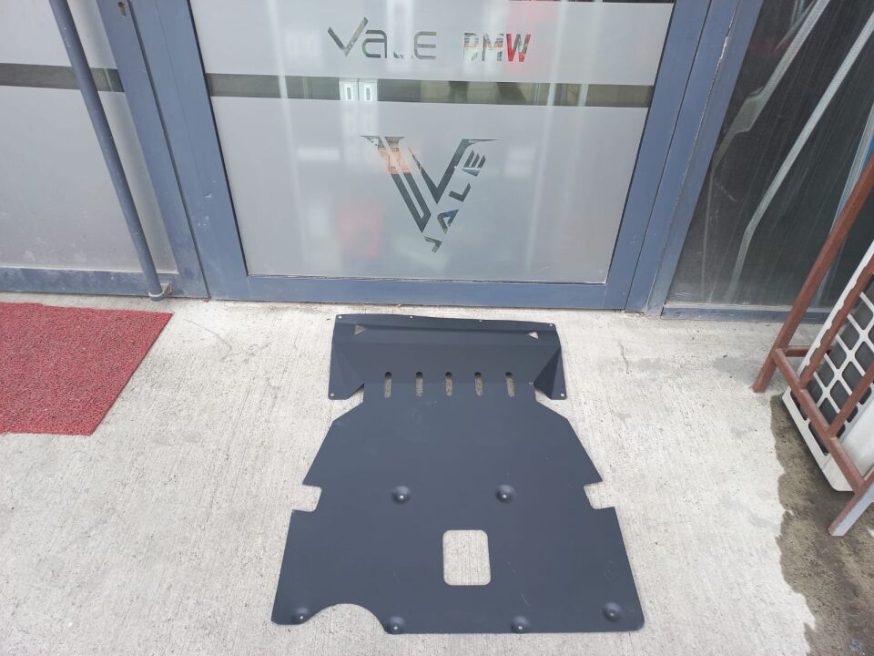 BMW 1-3 SERİSİ MOTOR ALT MUHAFAZASI BAKALİTİ - SAC - F20.F30 YAN SANAYİ