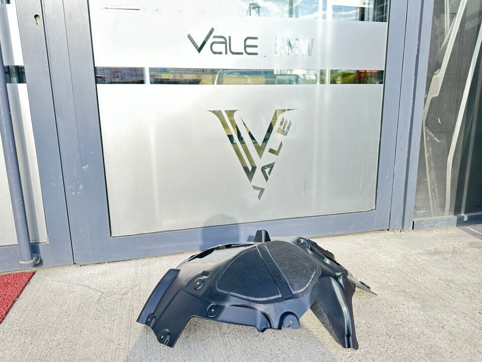 BMW 5 SERİSİ ÖN ÇAMURLUK DAVLUMBAZI  ÖN - L - G30 YAN SANAYİ