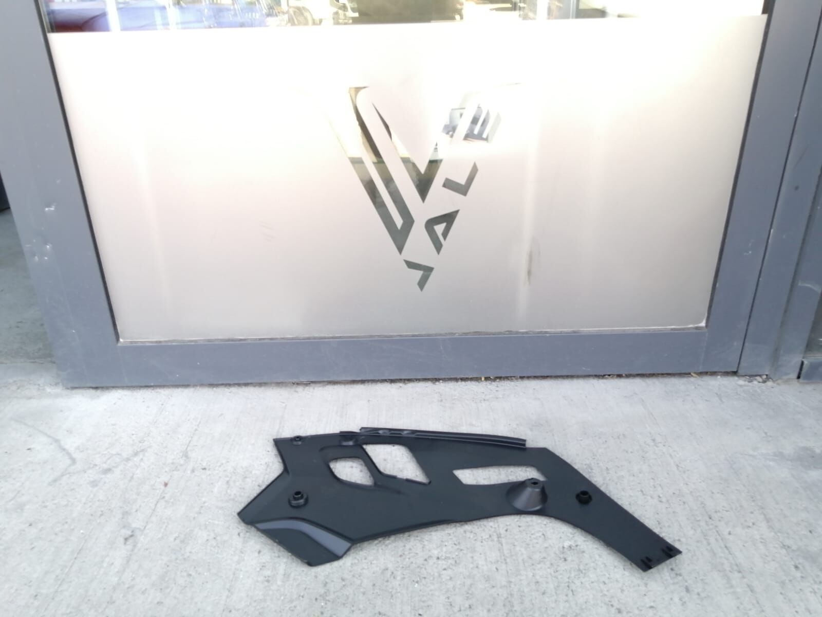 BMW 5 SERİSİ MOTOR BÖLME FAR BAKALİTİ - L - G30 YAN SANAYİ