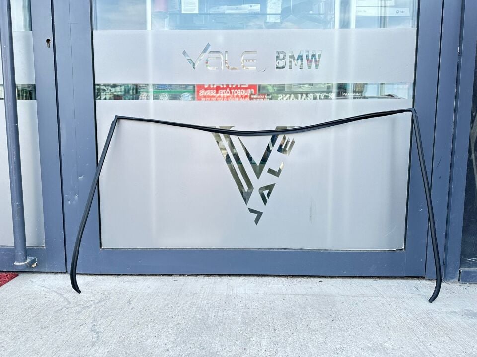 BMW 5 SERİSİ ARKA CAM ÜST FİTİLİ LASTİĞİ E60.LCI YAN SANAYİ