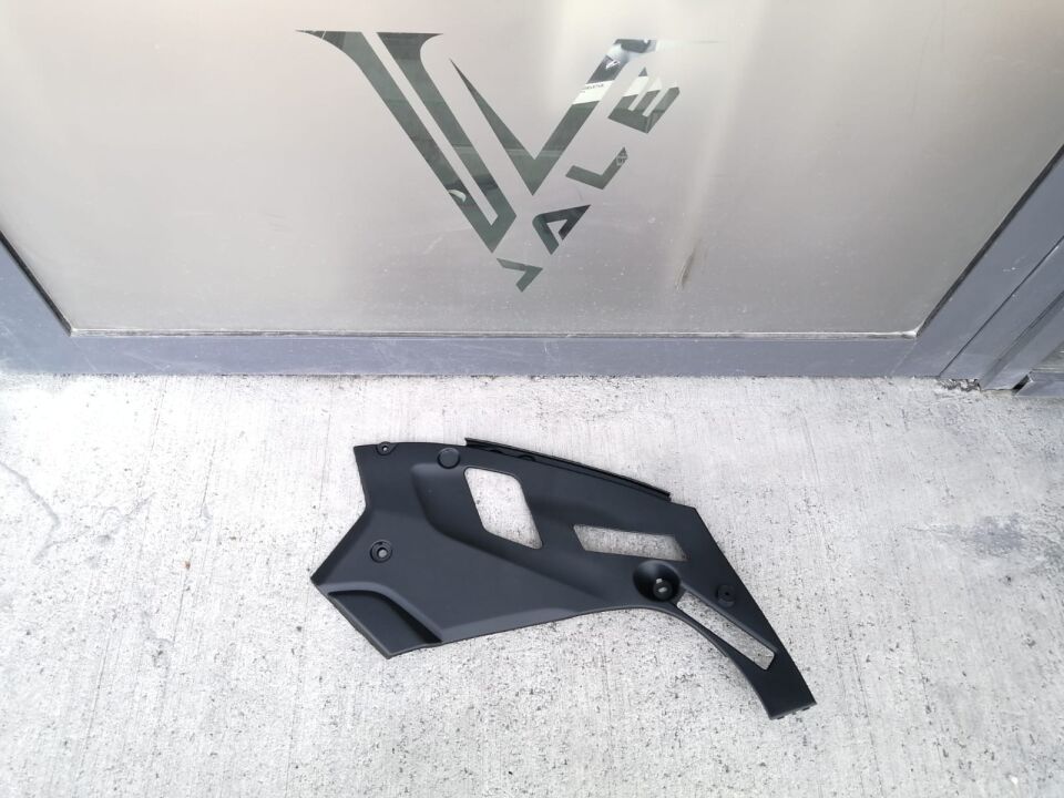 BMW 5 SERİSİ MOTOR BÖLME FAR BAKALİTİ - R - G30 YAN SANAYİ