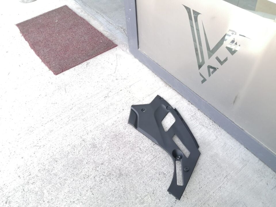 BMW 5 SERİSİ MOTOR BÖLME FAR BAKALİTİ - R - G30 YAN SANAYİ