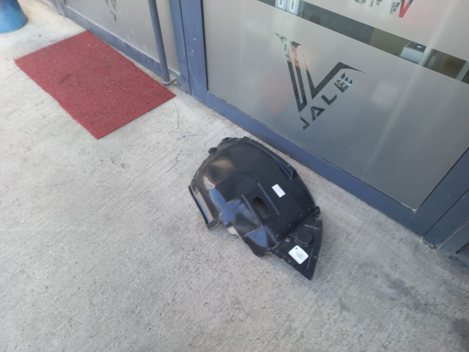 BMW 3 SERİSİ ÖN ÇAMURLUK ÖN DAVLUMBAZI - L - E92.E93.LCI YAN SANAYİ