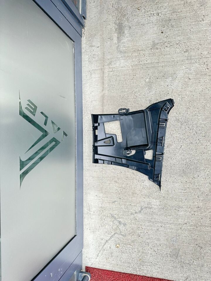 BMW 3 SERİSİ ARKA TAMPON BRAKETİ - L - F30.LCI YAN SANAYİ