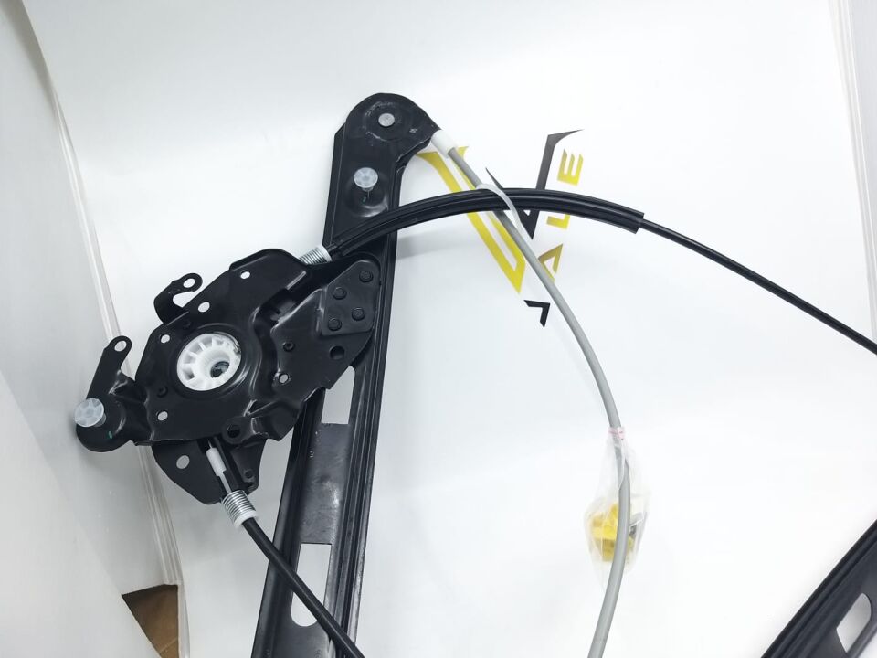 BMW 3 SERİSİ ÖN CAM MEKANİZMASI - R - MOTORSUZ E46/4 YAN SANAYİ