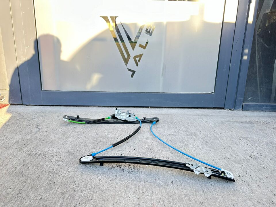 BMW 3 SERİSİ ÖN CAM MEKANİZMASI - R - MOTORSUZ E46/4 YAN SANAYİ