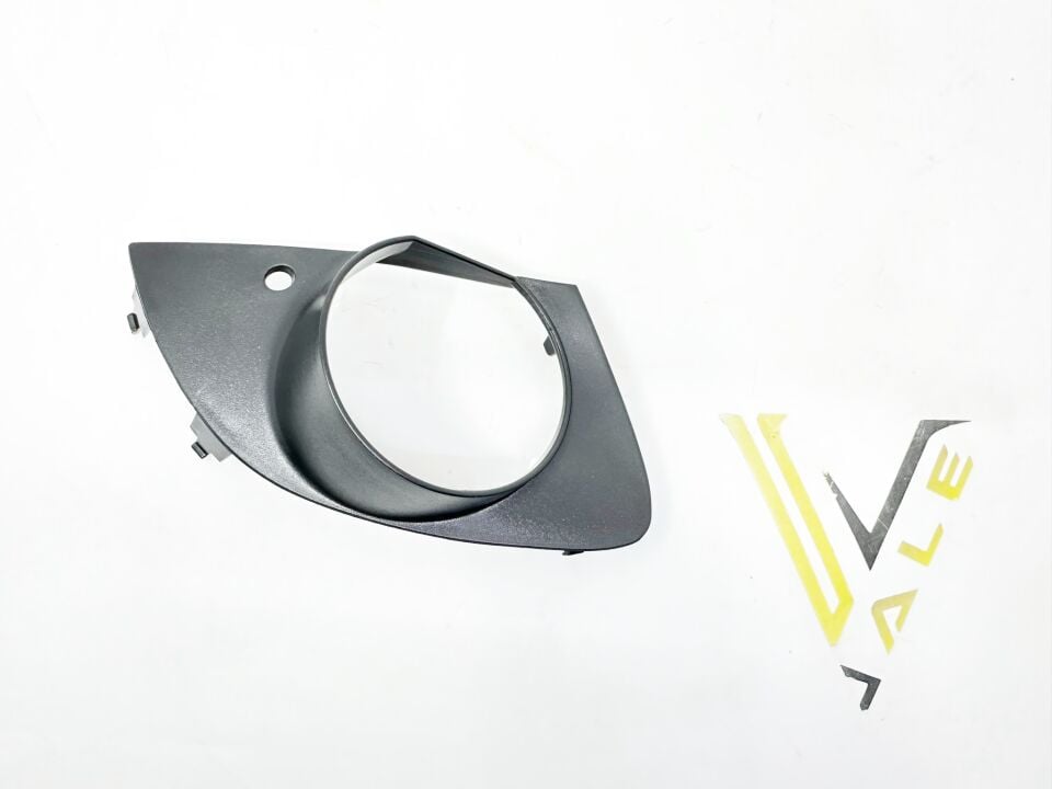 BMW 7 SERİSİ SİS FAR ÇERÇEVESİ - R - E65.E66 YAN SANAYİ