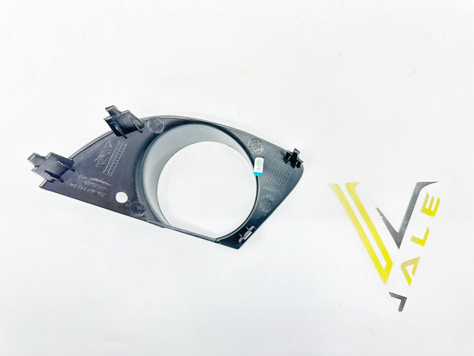 BMW 7 SERİSİ SİS FAR ÇERÇEVESİ - R - E65.E66 YAN SANAYİ