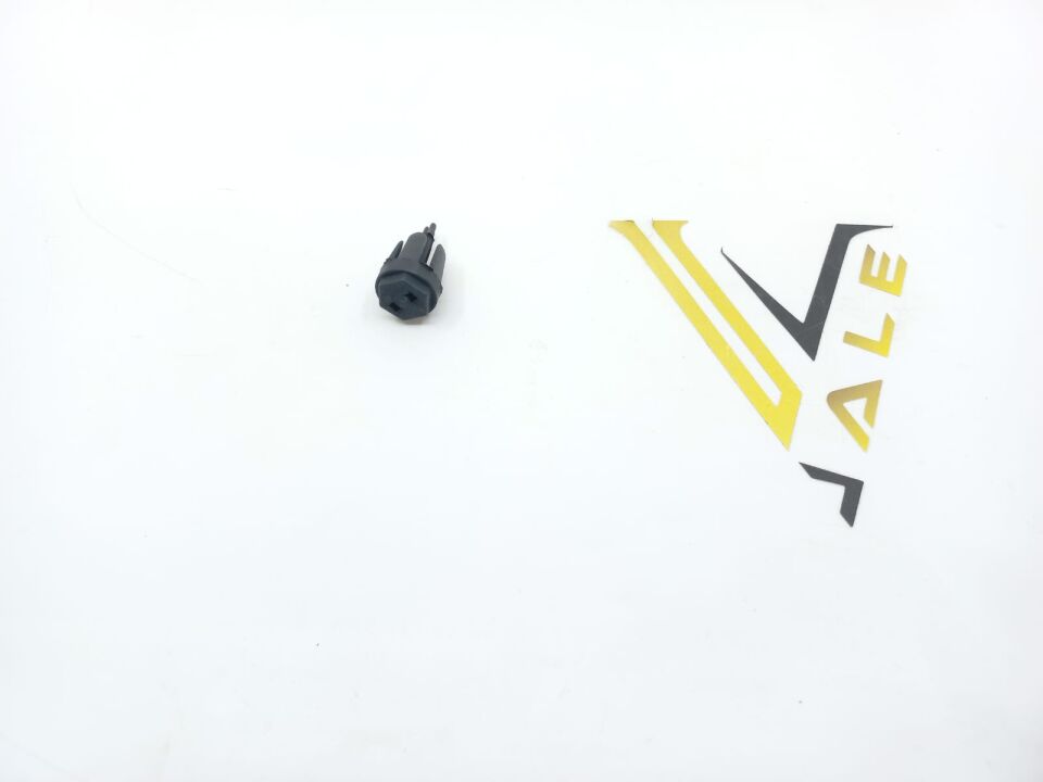 BMW 5 SERİSİ RADYATÖR ÜST TUTUCU KLİPS F10 YAN SANAYİ