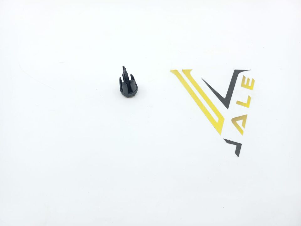 BMW 5 SERİSİ RADYATÖR ÜST TUTUCU KLİPS F10 YAN SANAYİ