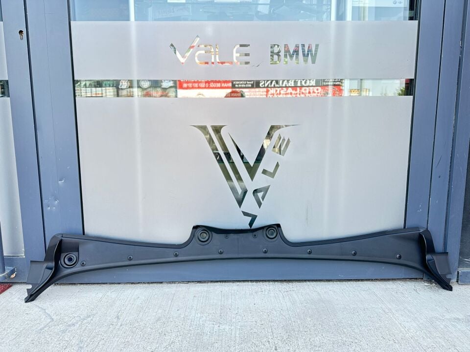 BMW 5 SERİSİ ÖN CAM IZGARASI E60.LCI YAN SANAYİ