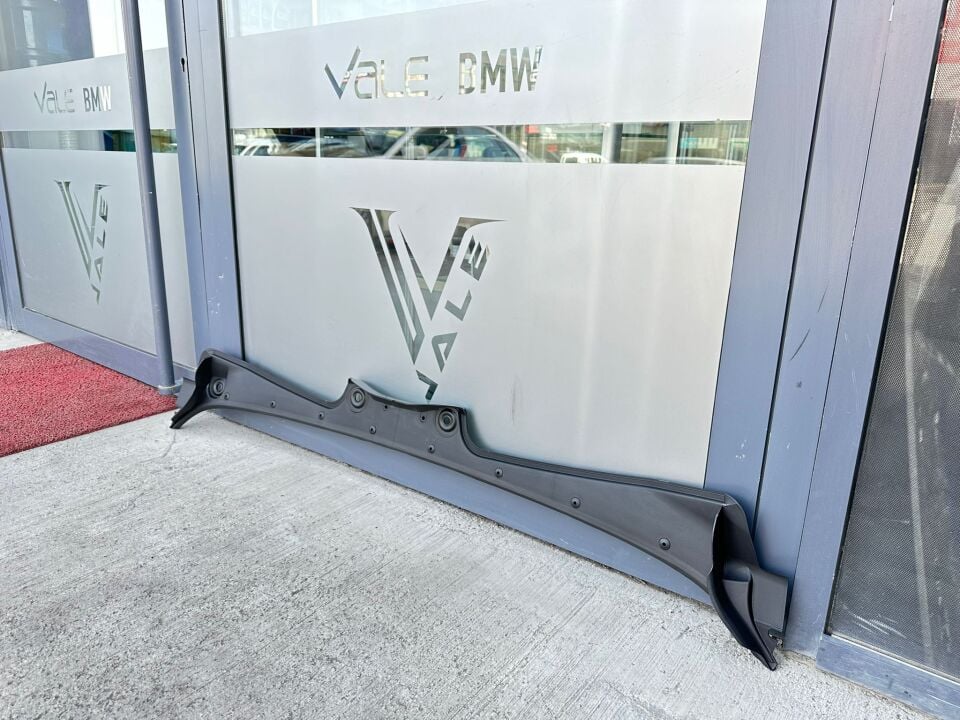 BMW 5 SERİSİ ÖN CAM IZGARASI E60.LCI YAN SANAYİ