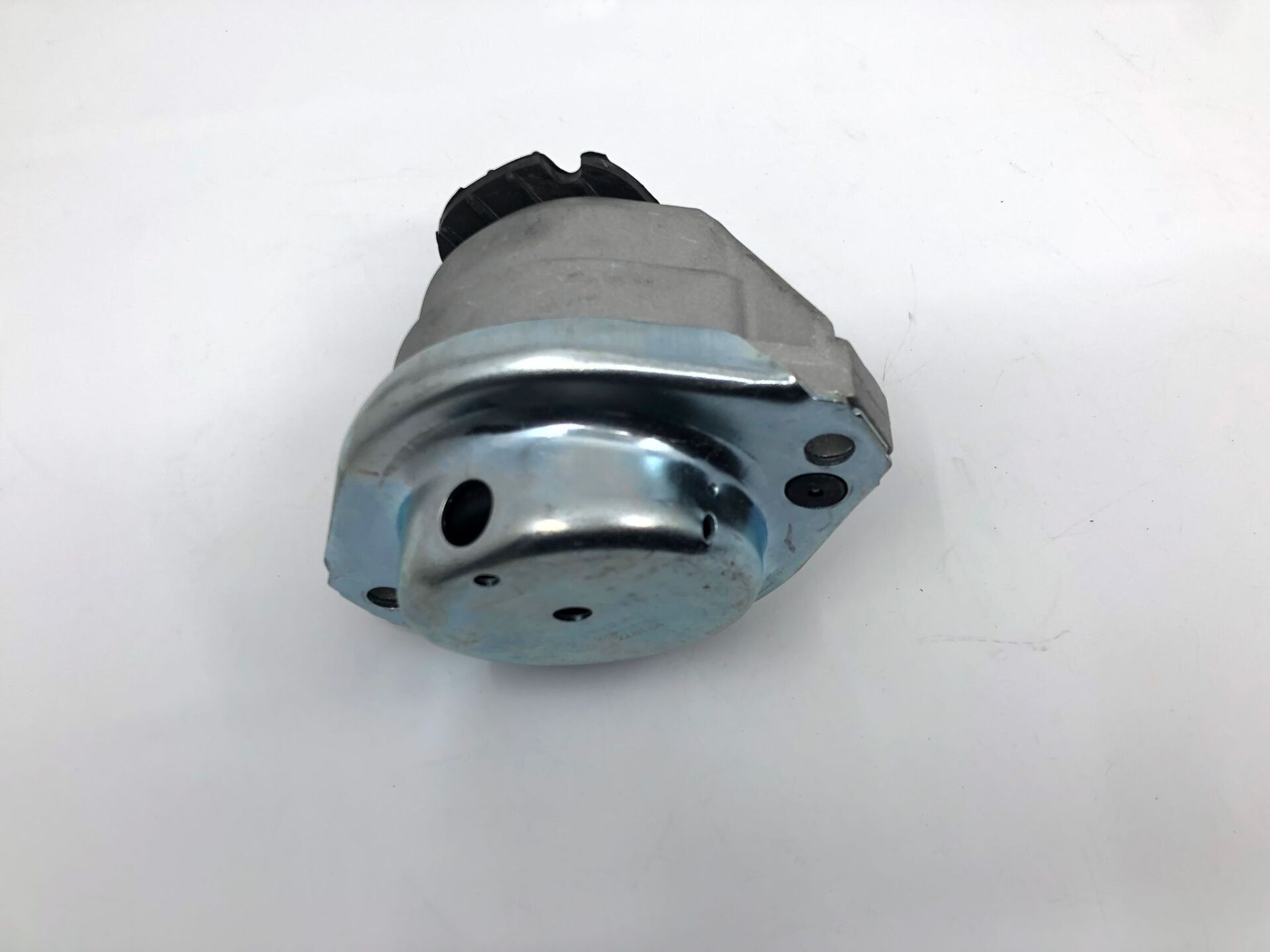 BMW 5 SERİSİ MOTOR KULAK TAKOZU - L - R - E60,E61.DIESEL LEMFÖRDER