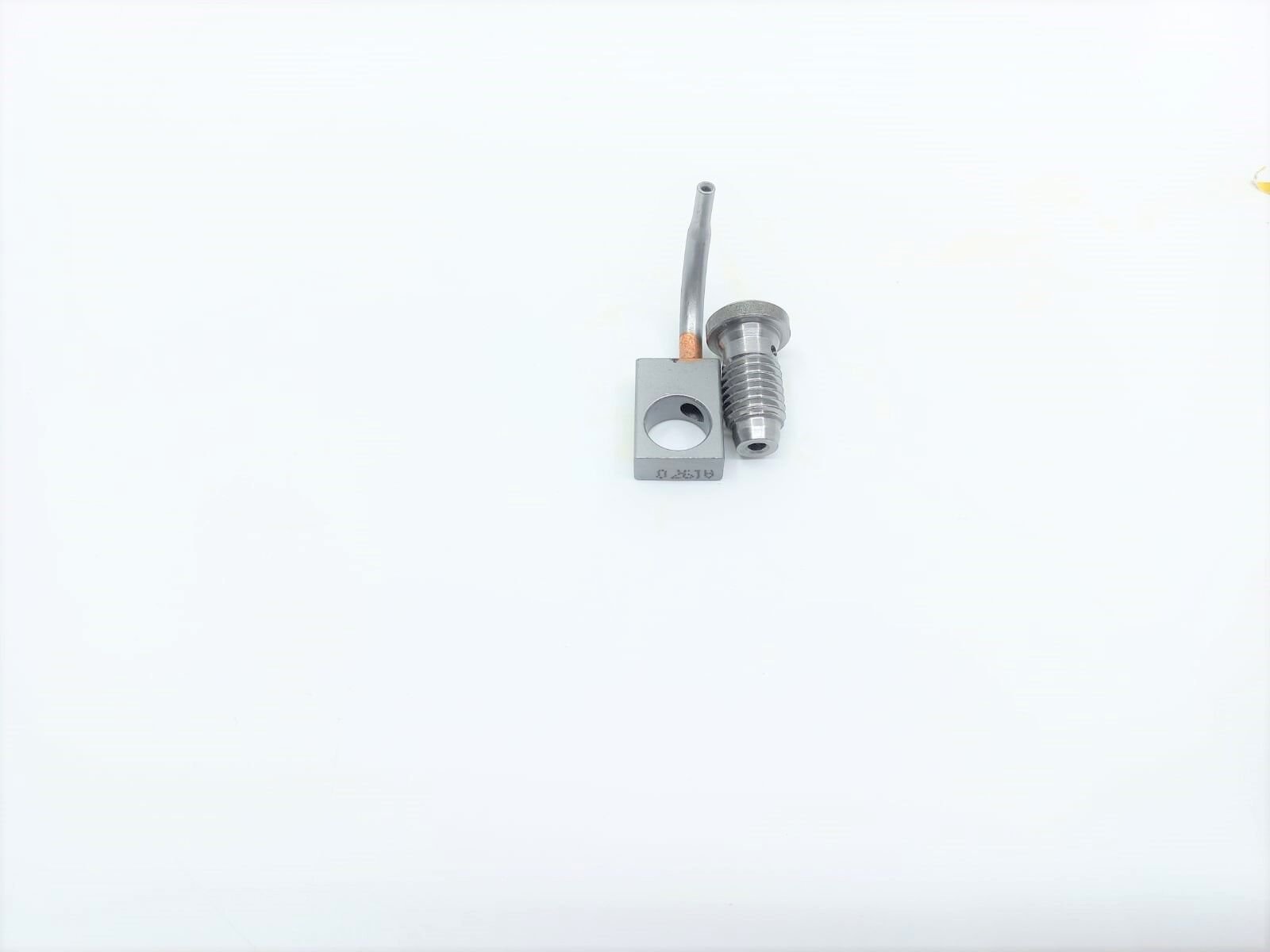BMW MİNİ YAĞ PÜSKÜRTME MEMESİ R58.R60.F20.F30 ORJİNAL