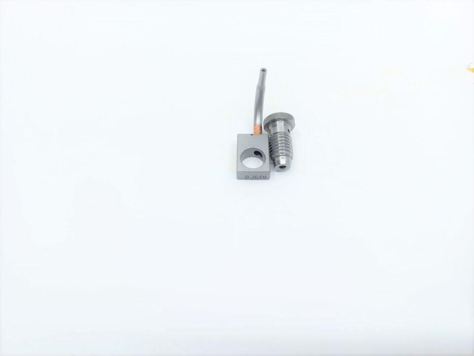 BMW MİNİ YAĞ PÜSKÜRTME MEMESİ R58.R60.F20.F30 ORJİNAL